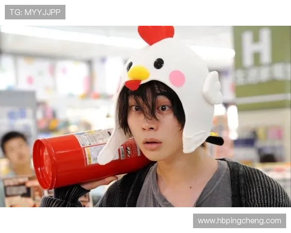 《邻座的怪同学》：一场突如其来的暗恋，一场不打不相识的青春